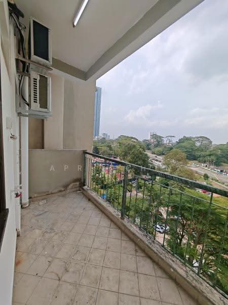 Pangsapuri untuk Disewa di Bukit Chagar (Pine View) - April Chin - Balcony - PropertyGuru.com.my