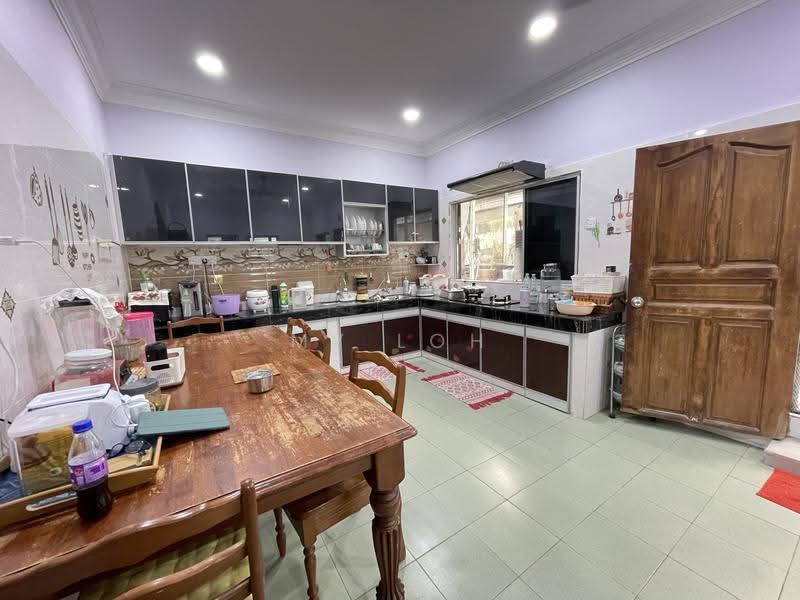 Rumah Banglo untuk Disewa di Kampung Laksamana (Batu Caves) - MY Loh - Kitchen - PropertyGuru.com.my