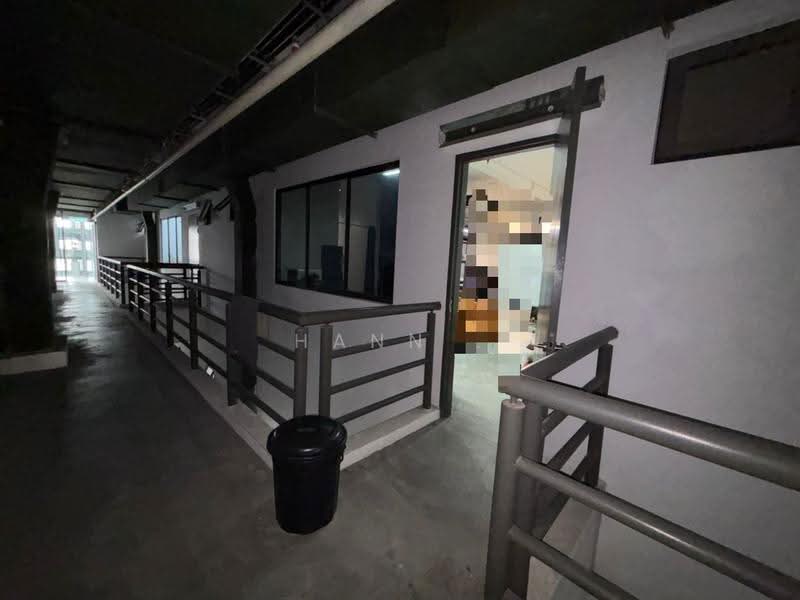 Shop for Sale in Bandar Sri Permaisuri (Cheras) - Hann . - Corridor - PropertyGuru.com.my
