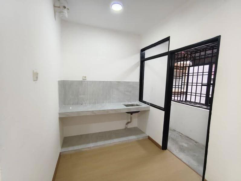 Service Residence for Sale at Residensi Taman Pelangi Indah - Win Tan - Kitchen - PropertyGuru.com.my