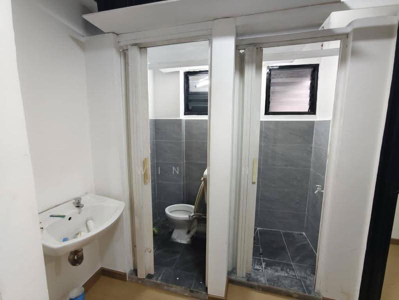Service Residence for Sale at Residensi Taman Pelangi Indah - Win Tan - Bathroom - PropertyGuru.com.my