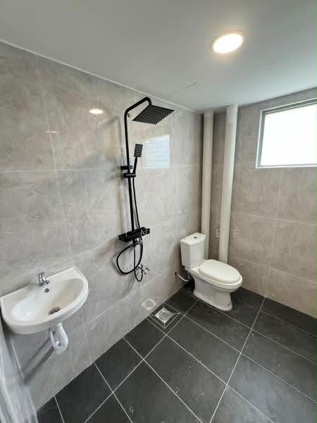 Flat for Sale at Bandar Selesa Jaya - Melinda Ee - Bathroom - PropertyGuru.com.my