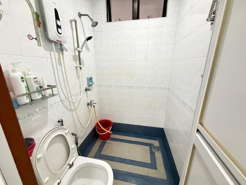 2-storey Terraced House for Sale in Taman Perling (Perling) - Ee Fong Toh - Bathroom - PropertyGuru.com.my