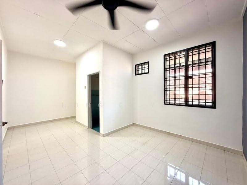 2-storey Terraced House for Sale in Taman Bukit Dahlia (Pasir Gudang) - Hong En Yap - Interior - PropertyGuru.com.my