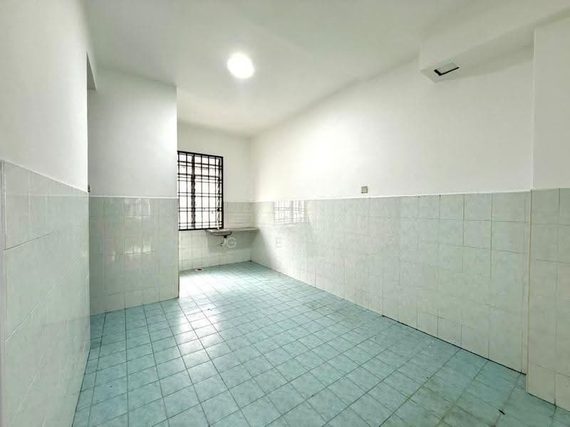 2-storey Terraced House for Sale in Taman Bukit Dahlia (Pasir Gudang) - Hong En Yap - Kitchen - PropertyGuru.com.my