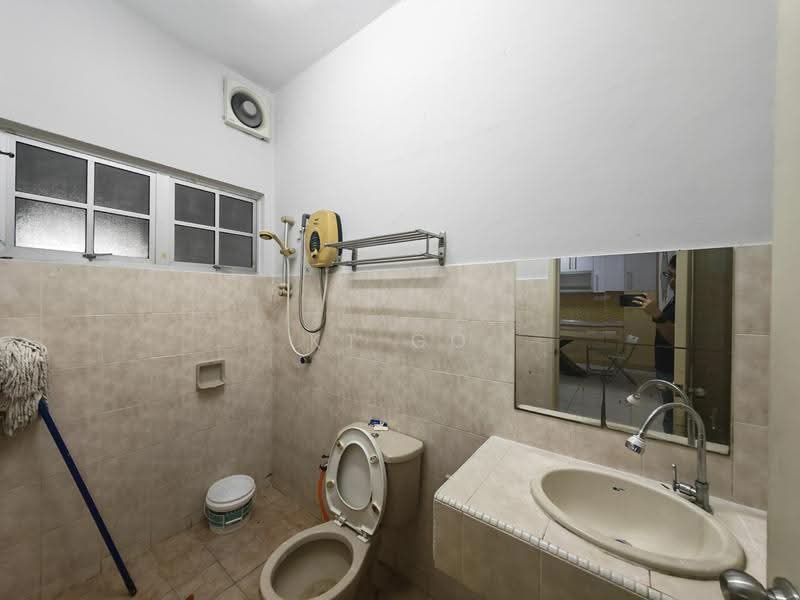 2-storey Terraced House for Sale in Bandar Bukit Puchong 2 (Puchong) - KT Go - Bathroom - PropertyGuru.com.my