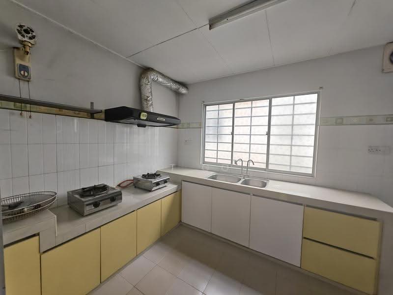 2-storey Terraced House for Sale in Bandar Bukit Puchong 2 (Puchong) - KT Go - Kitchen - PropertyGuru.com.my