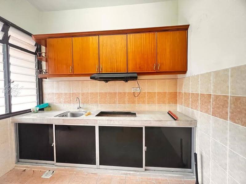 Rumah Teres 2-Tingkat untuk Dijual di Bandar Tasik Kesuma (Beranang) - Intan Sharina - Kitchen - PropertyGuru.com.my