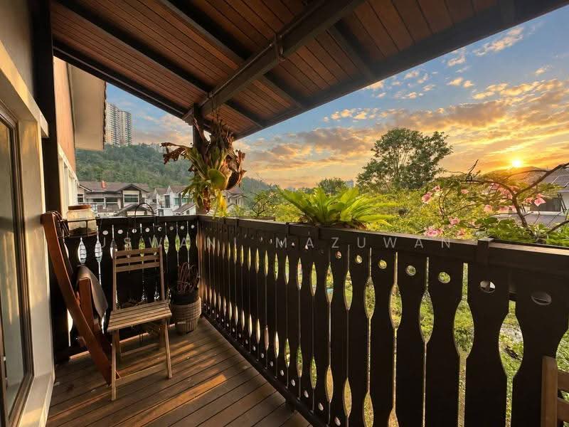 Rumah Kluster untuk Dijual di Batu 9 (Cheras) - Uswani Mazuwan - Balcony - PropertyGuru.com.my