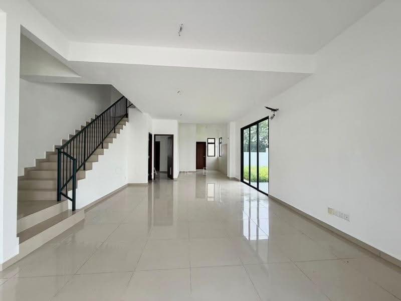 2-storey Terraced House for Sale in Bandar Dato Onn (Tebrau) - Claire Lai - Living Room - PropertyGuru.com.my