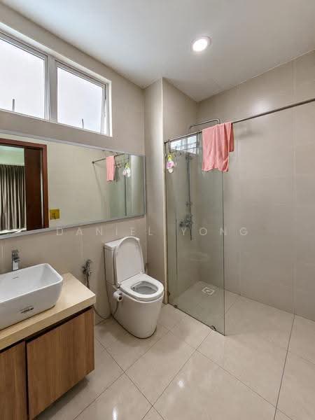 Kediaman Servis untuk Dijual di Grandview 360 - Daniel Yong - Bathroom - PropertyGuru.com.my