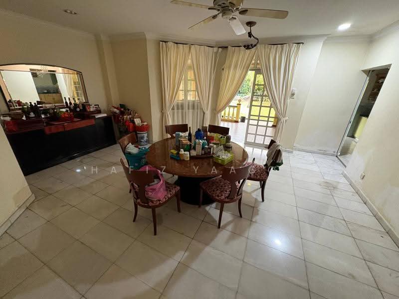 Bungalow House for Sale in Sultan Abdul Aziz Shah Golf & Country Club (Shah Alam) - Hafiz Yaacob - Dining Room - PropertyGuru.com.my