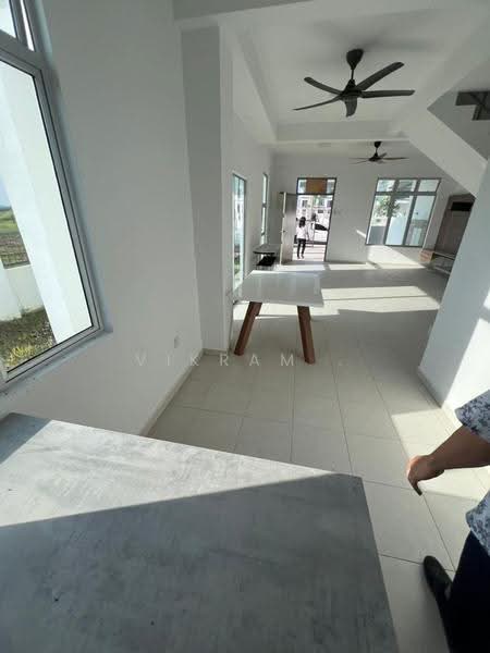 3-storey Terraced House for Rent in Taman Kundang Jaya (Rawang) - Vikram . - Living Room - PropertyGuru.com.my