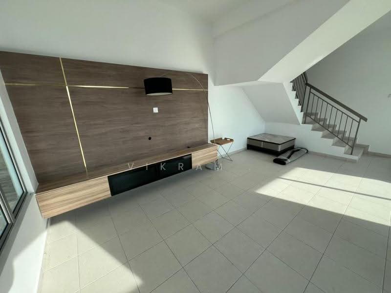 3-storey Terraced House for Rent in Taman Kundang Jaya (Rawang) - Vikram . - Living Room - PropertyGuru.com.my