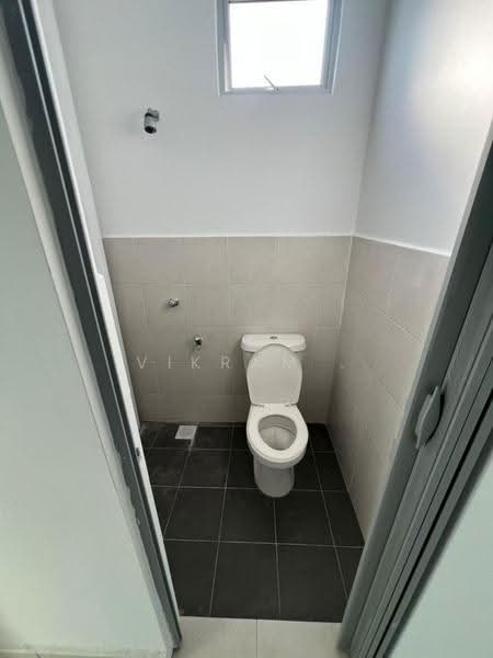 3-storey Terraced House for Rent in Taman Kundang Jaya (Rawang) - Vikram . - Bathroom - PropertyGuru.com.my