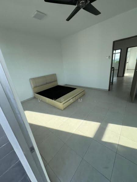 3-storey Terraced House for Rent in Taman Kundang Jaya (Rawang) - Vikram . - Bedroom - PropertyGuru.com.my