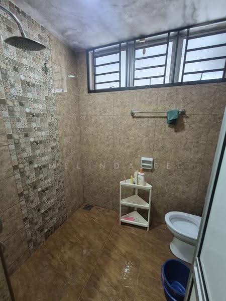 Rumah Teres 2-Tingkat untuk Dijual di Taman Anggerik (Tampoi) - Melinda Ee - Bathroom - PropertyGuru.com.my
