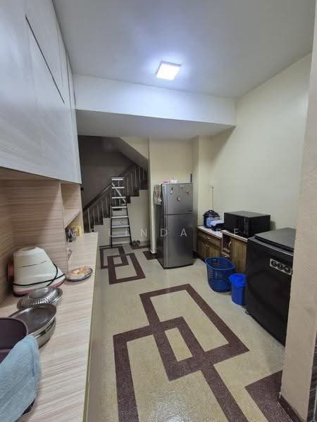 Rumah Teres 2-Tingkat untuk Dijual di Taman Anggerik (Tampoi) - Melinda Ee - Kitchen - PropertyGuru.com.my