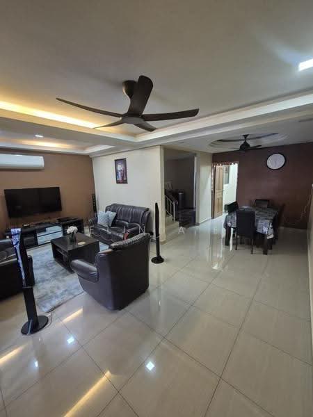 Rumah Teres 2-Tingkat untuk Dijual di Taman Anggerik (Tampoi) - Melinda Ee - Living Room - PropertyGuru.com.my