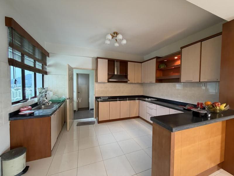 Condominium for Sale at Marina Bay Condominium - Wee Liem - Kitchen - PropertyGuru.com.my