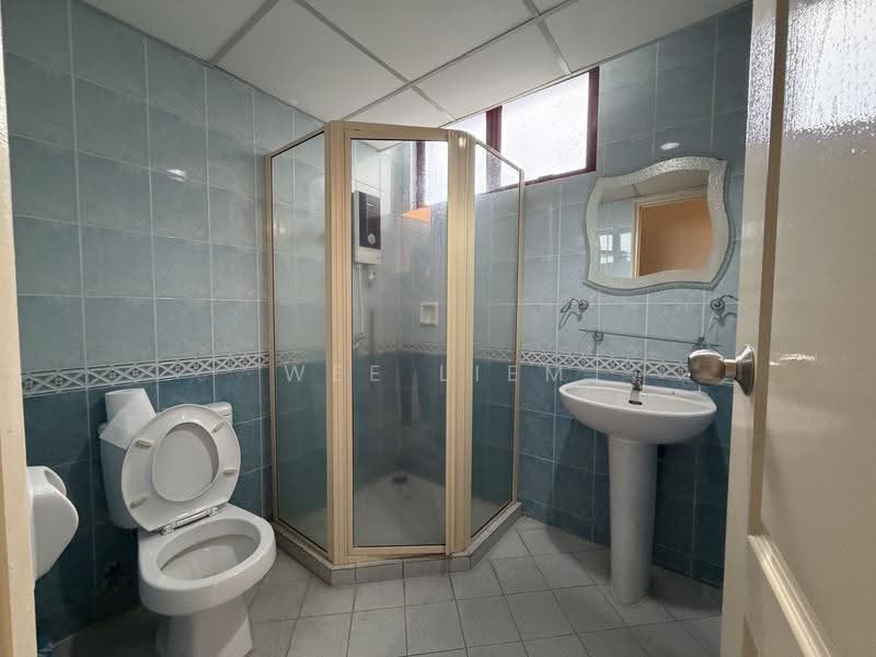 Condominium for Sale at Marina Bay Condominium - Wee Liem - Bathroom - PropertyGuru.com.my