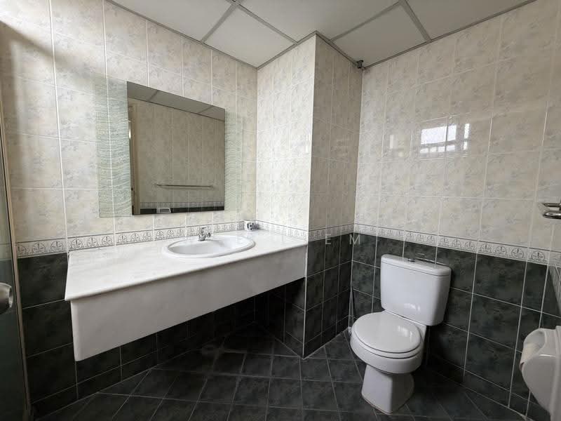 Condominium for Sale at Marina Bay Condominium - Wee Liem - Bathroom - PropertyGuru.com.my