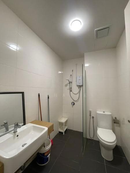 Kondominium untuk Dijual di The Parque Residences - Fiona Lee - Bathroom - PropertyGuru.com.my