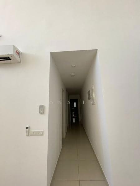 Kondominium untuk Dijual di The Parque Residences - Fiona Lee - Corridor - PropertyGuru.com.my