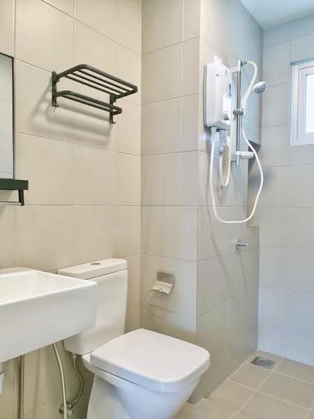 Kondominium untuk Disewa di Sofiya Residensi - Rex Tan - Bathroom - PropertyGuru.com.my