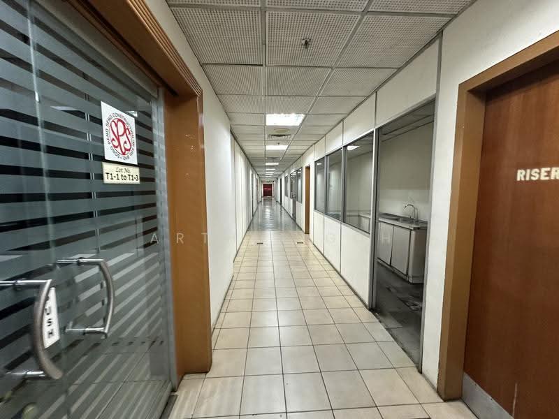 Retail Space for Rent in Kuala Lumpur (Kuala Lumpur) - Arthur Goh - Corridor - PropertyGuru.com.my