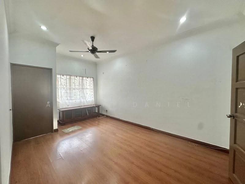 Terraced House for Sale in Usj 23 (Subang Jaya) - Ashraff Daniel - Living Room - PropertyGuru.com.my