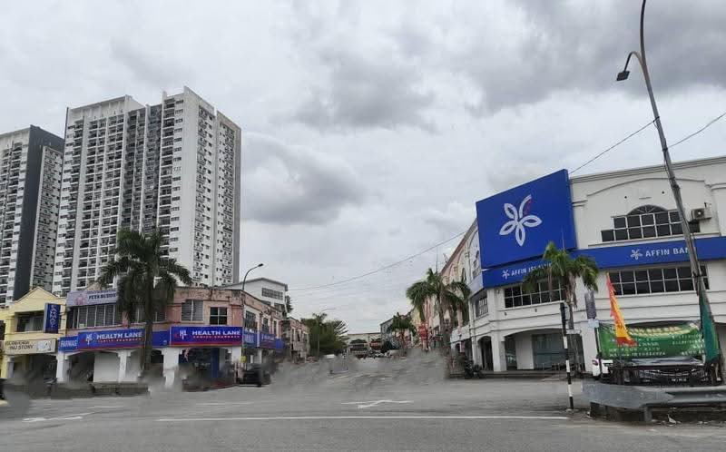 Shop for Rent in Pusat Perdagangan Seri Kembangan (Seri Kembangan) - Kellie Ho - Exterior - PropertyGuru.com.my