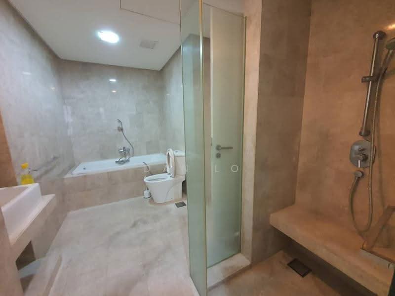Service Residence for Sale at Hampshire Place - Dan Lo - Bathroom - PropertyGuru.com.my