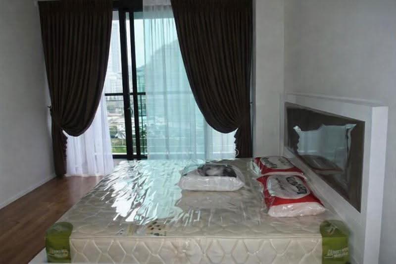 Service Residence for Sale at Hampshire Place - Dan Lo - Bedroom - PropertyGuru.com.my