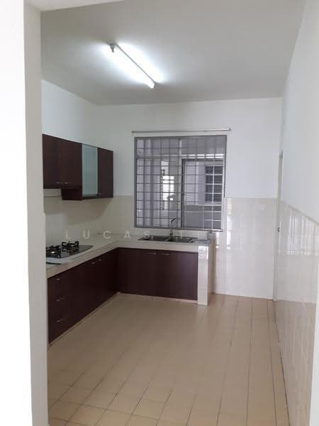 Condominium for Sale at Pearl Avenue - Lucas Teoh - Kitchen - PropertyGuru.com.my