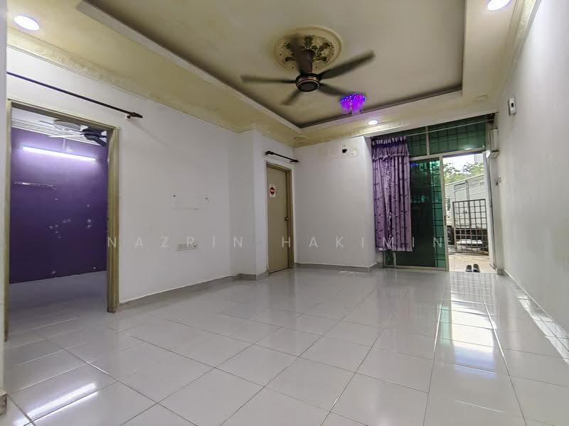 Pangsapuri untuk Dijual di Ria Apartment - Nazrin Hakimin - Living Room - PropertyGuru.com.my