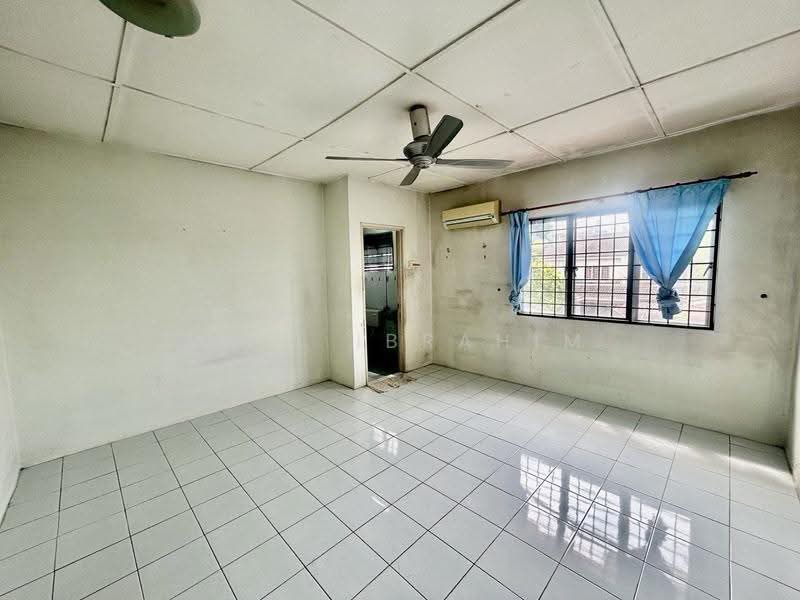 Townhouse for Sale in Taman Impian Indah (Sungai Buloh) - Azli Ibrahim - Interior - PropertyGuru.com.my