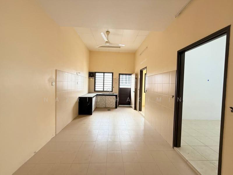 Terraced House for Sale in Klang (Selangor) - Nazrin Hakimin - Kitchen - PropertyGuru.com.my