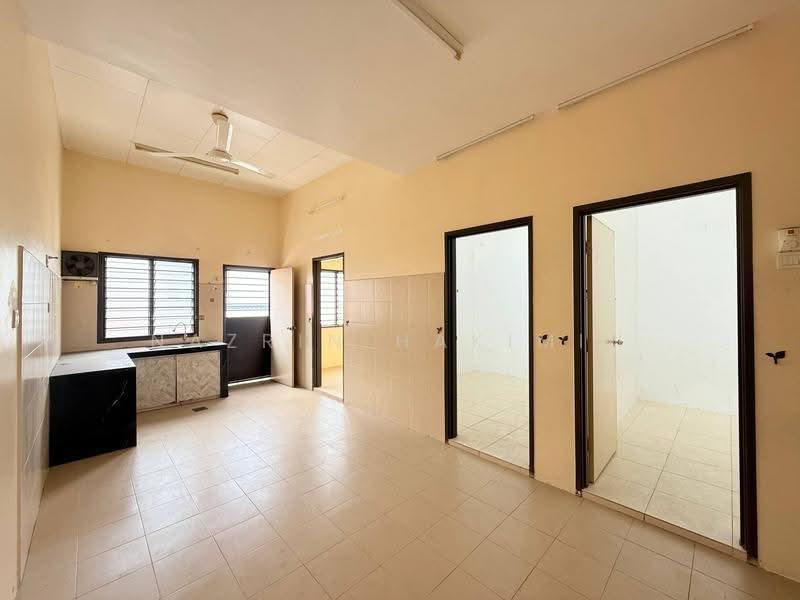 Terraced House for Sale in Klang (Selangor) - Nazrin Hakimin - Kitchen - PropertyGuru.com.my
