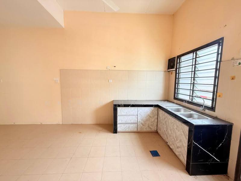 Terraced House for Sale in Klang (Selangor) - Nazrin Hakimin - Kitchen - PropertyGuru.com.my