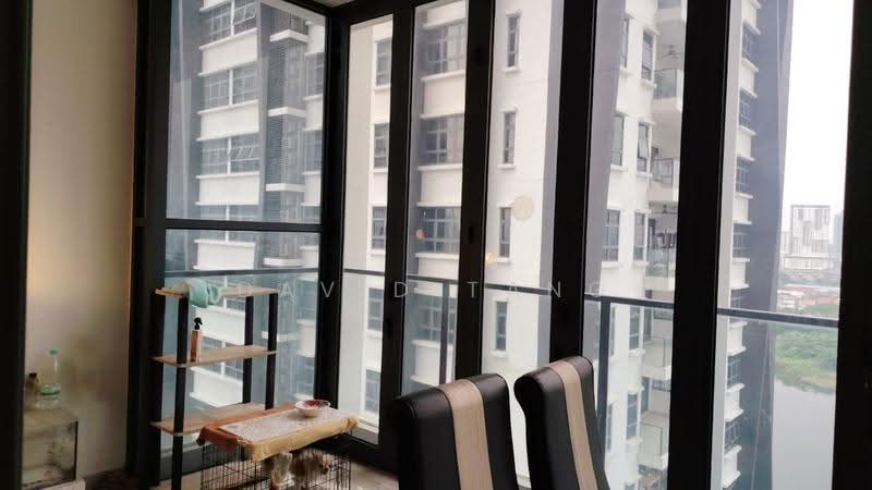 Kondominium untuk Dijual di Lakeville Residence - David Tang - Balcony - PropertyGuru.com.my