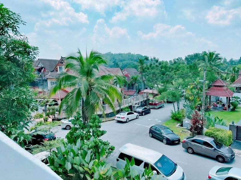 2.5-storey Terraced House for Sale in Bukit Antarabangsa (Ulu Kelang) - Nazrin Hakimin - Exterior - PropertyGuru.com.my