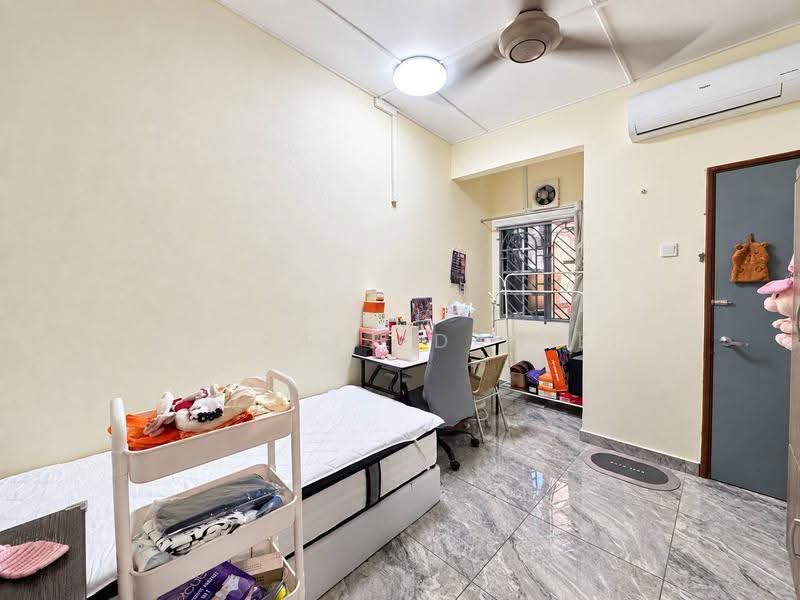 Semi-Detached House for Sale in Bandar Country Homes (Rawang) - Ashraff Daniel - Bedroom - PropertyGuru.com.my