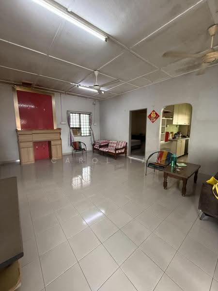 Semi-Detached House for Rent in Taman Kulai (Kulai) - Carol Tan - Living Room - PropertyGuru.com.my