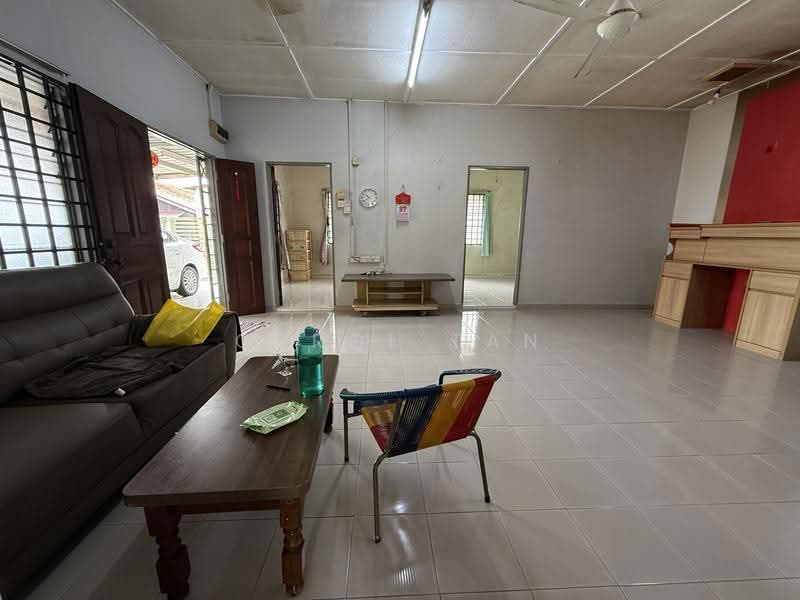 Semi-Detached House for Rent in Taman Kulai (Kulai) - Carol Tan - Living Room - PropertyGuru.com.my