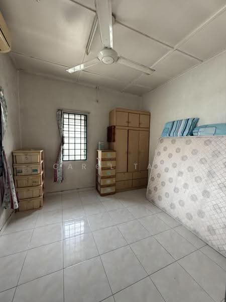 Semi-Detached House for Rent in Taman Kulai (Kulai) - Carol Tan - Bedroom - PropertyGuru.com.my