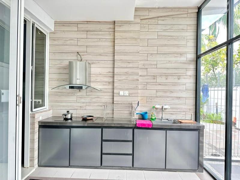 3-storey Terraced House for Sale in Klebang (Melaka) - Jenson Low - Kitchen - PropertyGuru.com.my