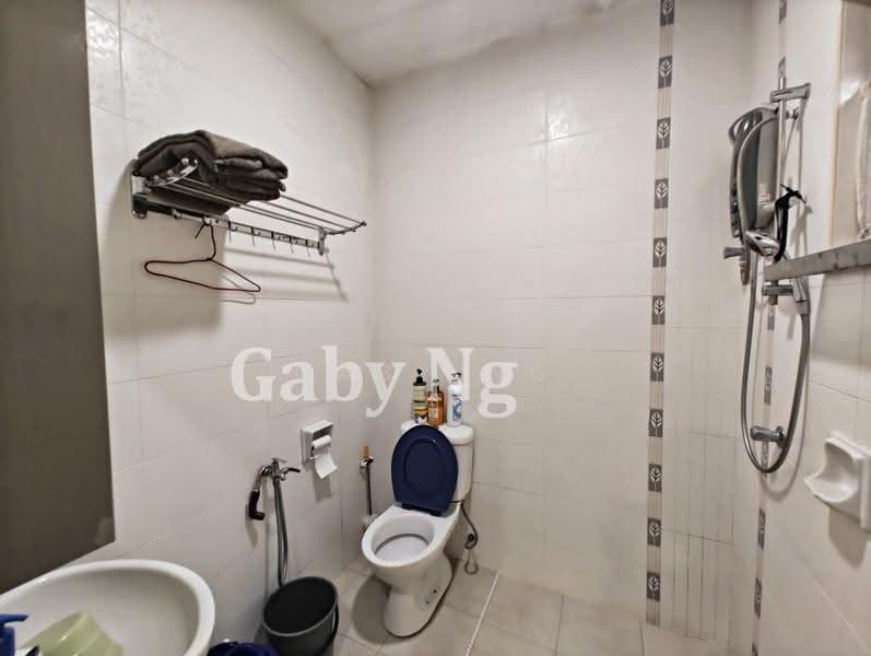 Rumah Berkembar untuk Dijual di Bukit Sungai Long (Bandar Sungai Long) - Gaby Ng - Bathroom - PropertyGuru.com.my