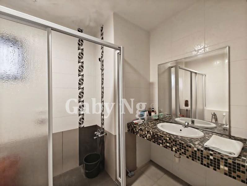 Rumah Berkembar untuk Dijual di Bukit Sungai Long (Bandar Sungai Long) - Gaby Ng - Bathroom - PropertyGuru.com.my