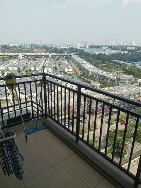 Kediaman Servis untuk Disewa di Country Garden Central Park - Danny Tey - Balcony - PropertyGuru.com.my
